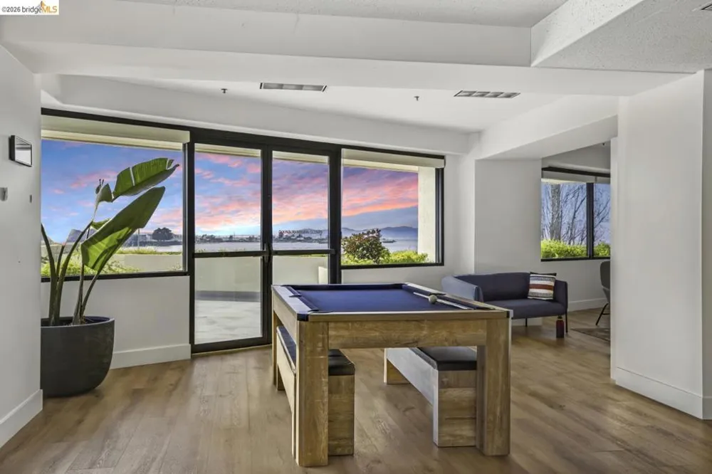 6363 Christie Ave #2701 Emeryville, CA 94608