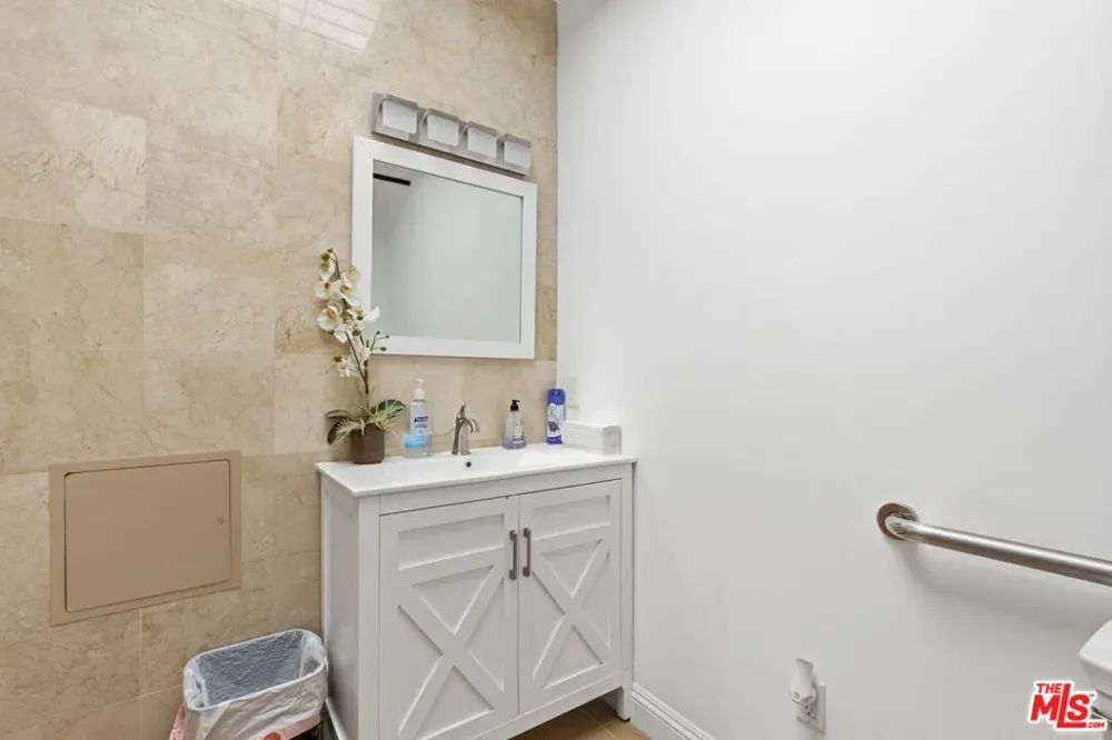 5401 W Alvern Circle #F Los Angeles, CA 90045
