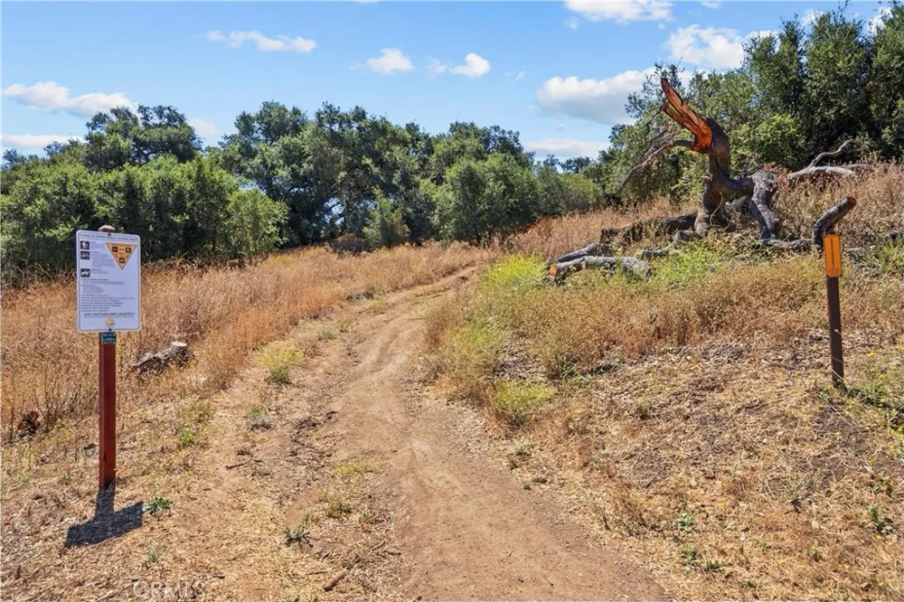 284 Heavenly Valley Newbury Park, CA 91320