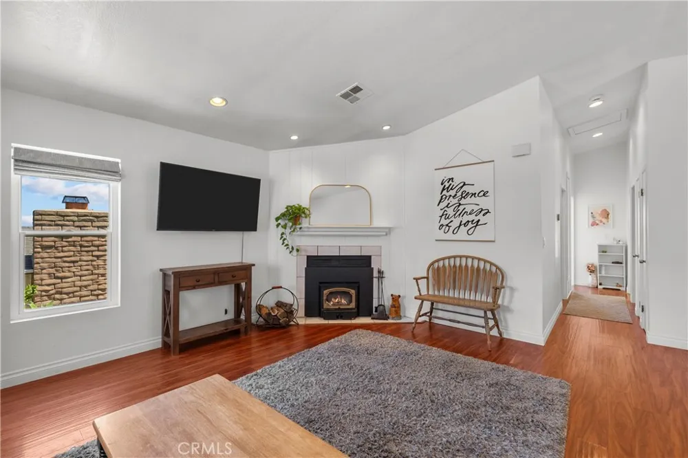 284 Heavenly Valley Newbury Park, CA 91320