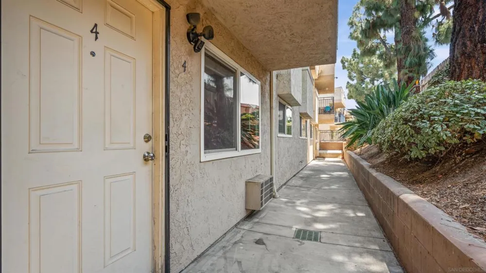 9860 Dale Avenue #C4 Spring Valley, CA 91977