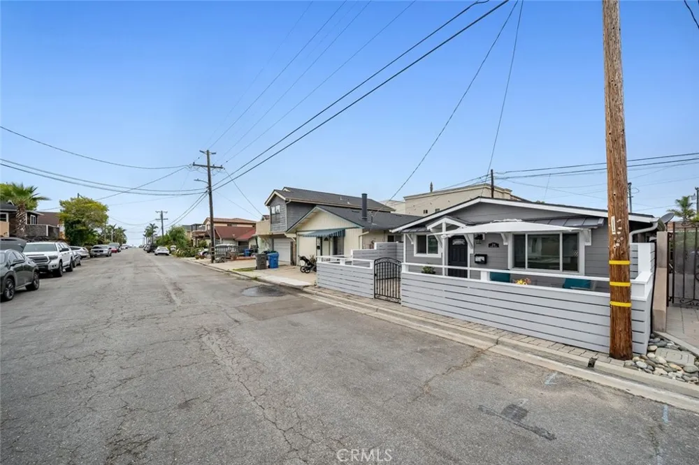 214 Boeker Avenue Pismo Beach, CA 93449