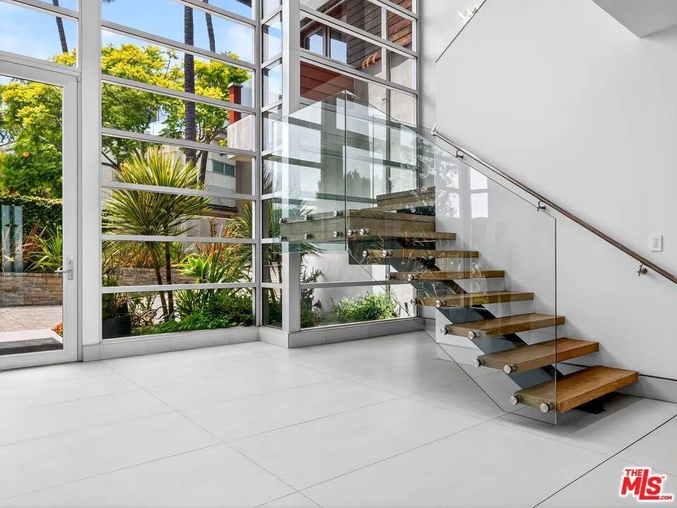 770 Paseo Miramar Pacific Palisades, CA 90272