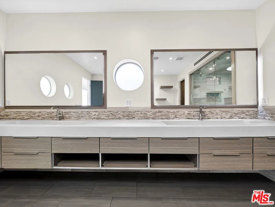 770 Paseo Miramar Pacific Palisades, CA 90272