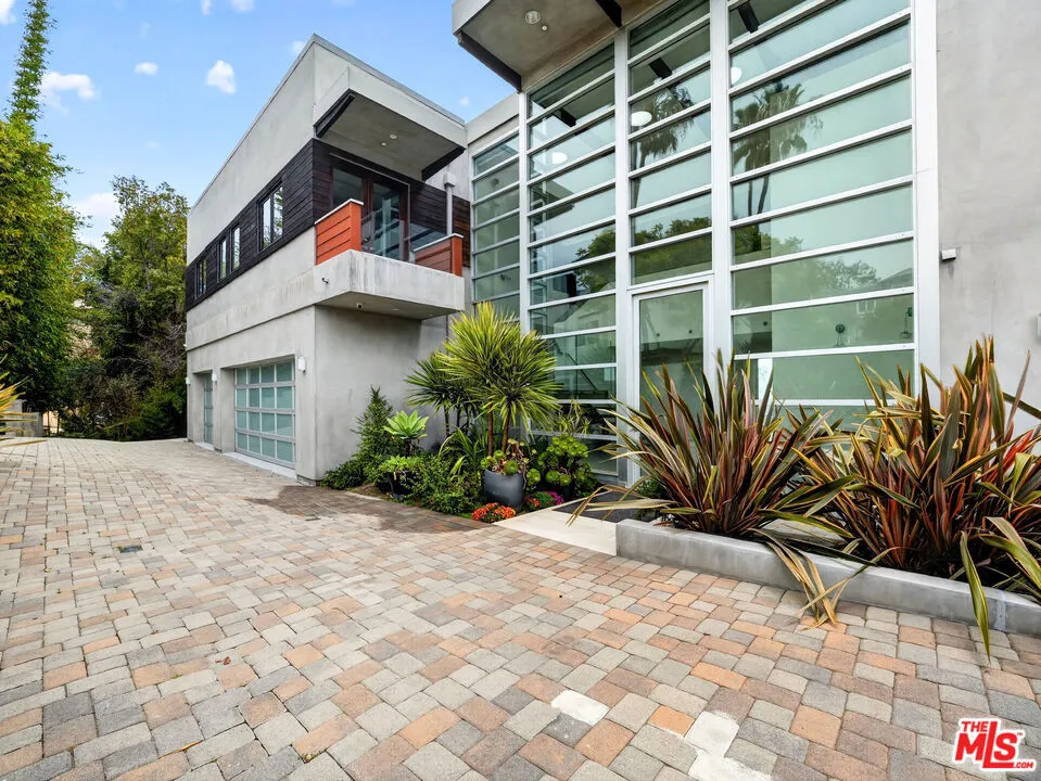 770 Paseo Miramar Pacific Palisades, CA 90272