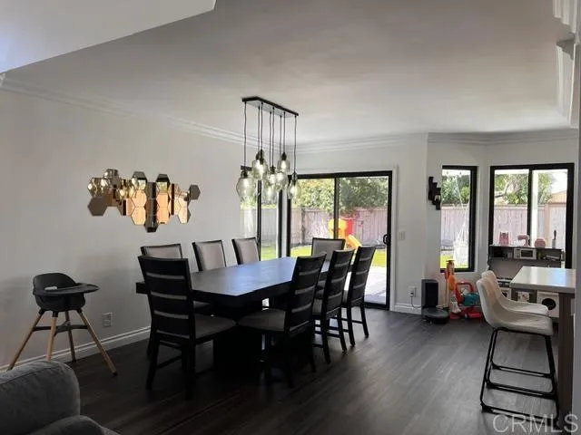 1967 Spanish Oak Way Vista, CA 92081