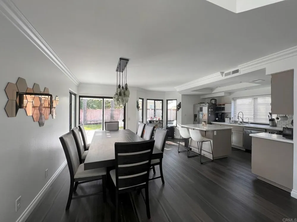 1967 Spanish Oak Way Vista, CA 92081