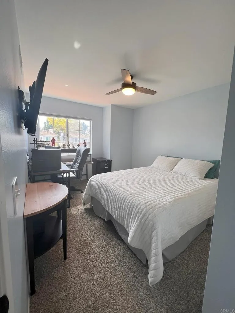 1967 Spanish Oak Way Vista, CA 92081