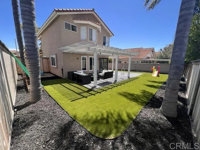 1967 Spanish Oak Way Vista, CA 92081