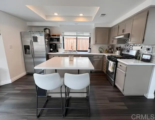 1967 Spanish Oak Way Vista, CA 92081