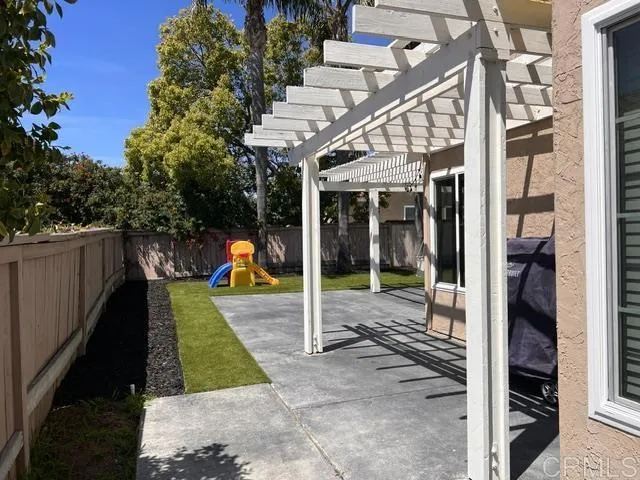 1967 Spanish Oak Way Vista, CA 92081