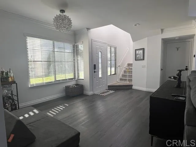 1967 Spanish Oak Way Vista, CA 92081