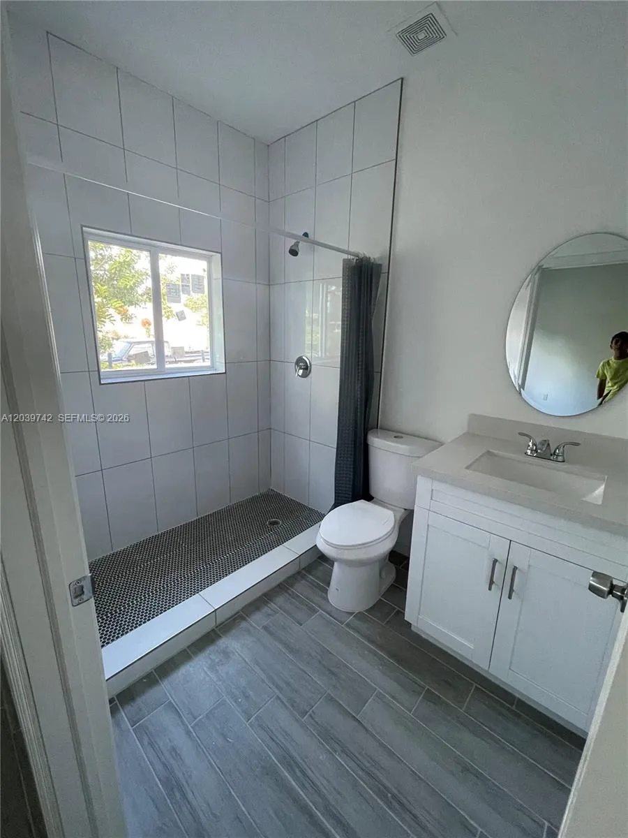 213 NW 12th St Pompano Beach, FL 33060