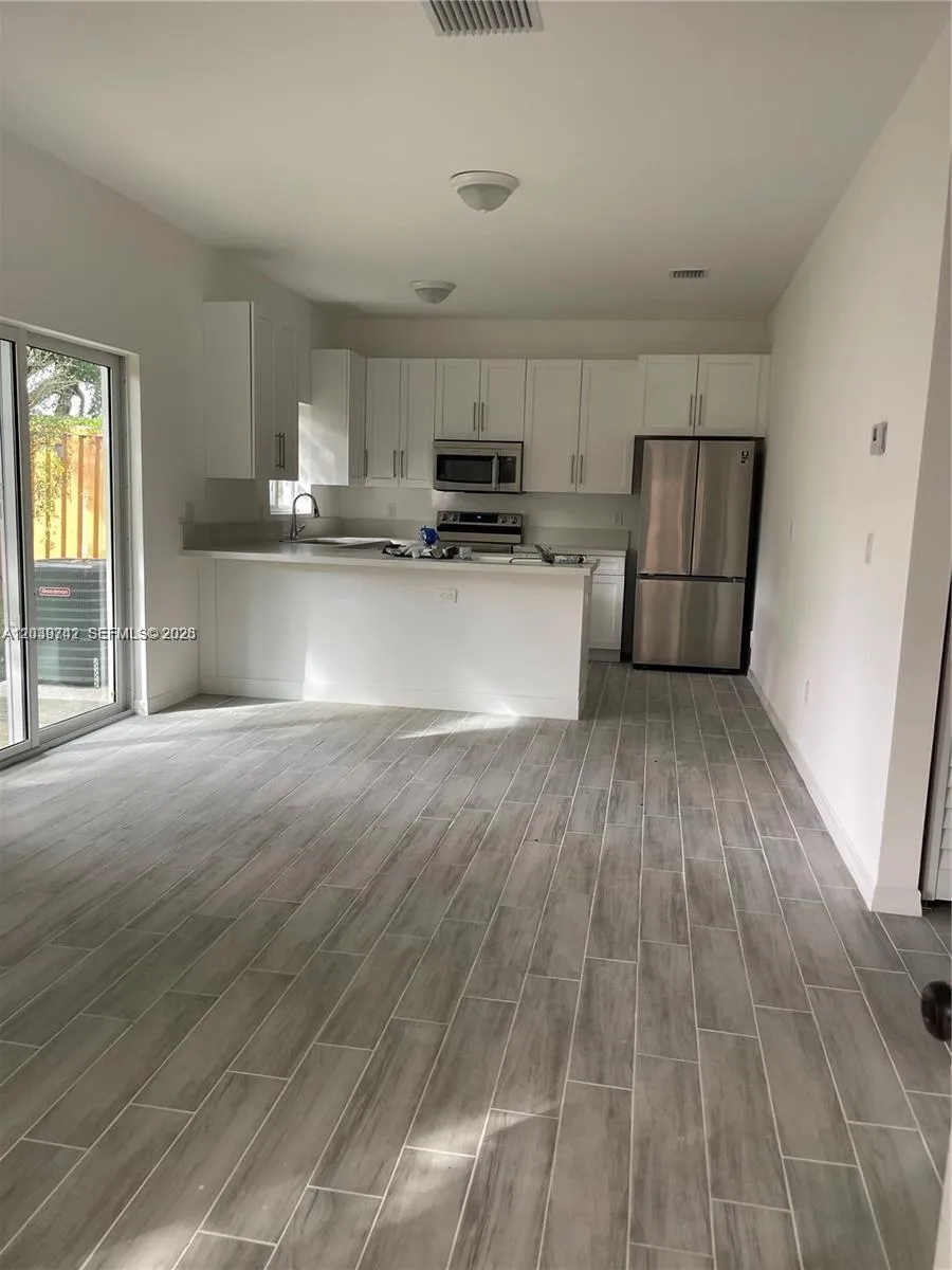213 NW 12th St Pompano Beach, FL 33060