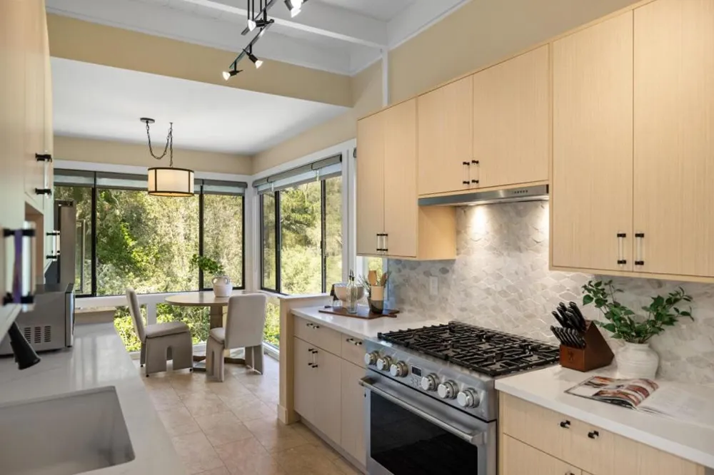 24875 Carmel Hills Drive Carmel, CA 93923