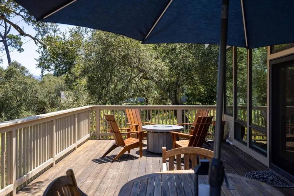 24875 Carmel Hills Drive Carmel, CA 93923