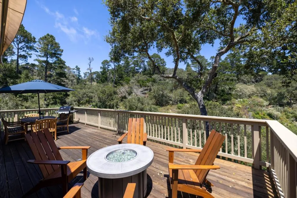 24875 Carmel Hills Drive Carmel, CA 93923