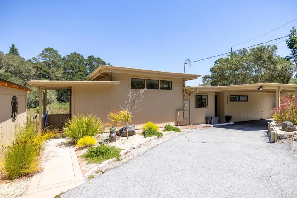 24875 Carmel Hills Drive Carmel, CA 93923