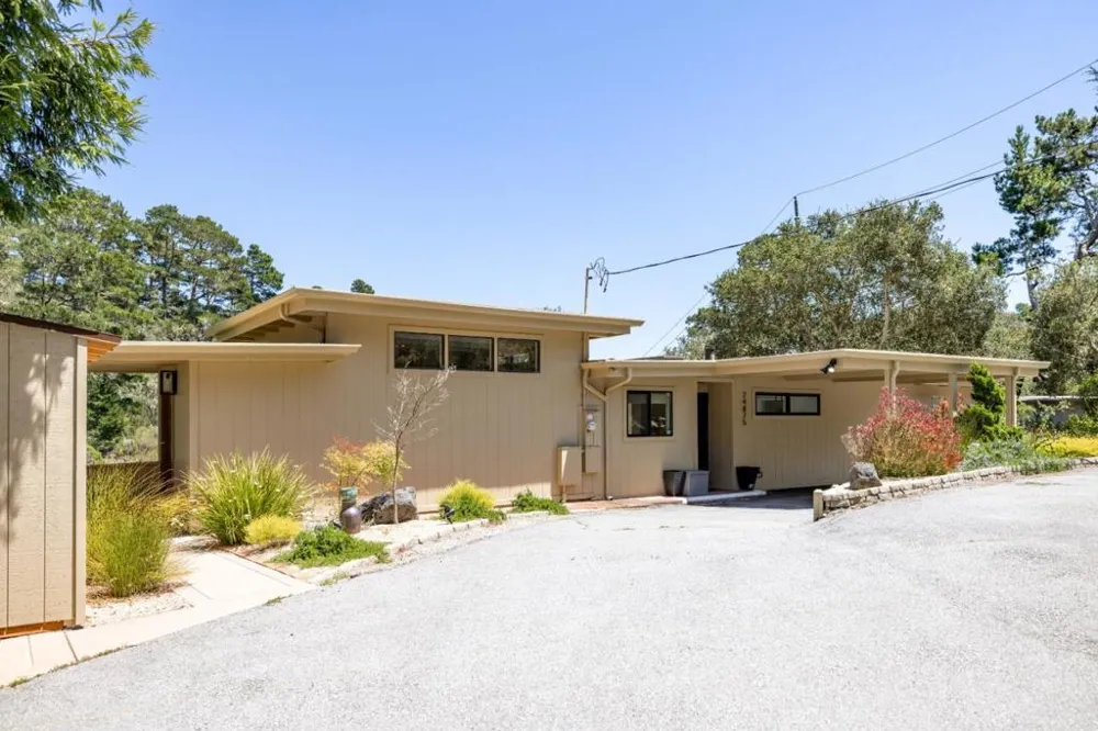 24875 Carmel Hills Drive Carmel, CA 93923