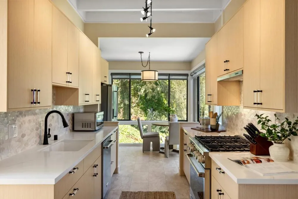 24875 Carmel Hills Drive Carmel, CA 93923