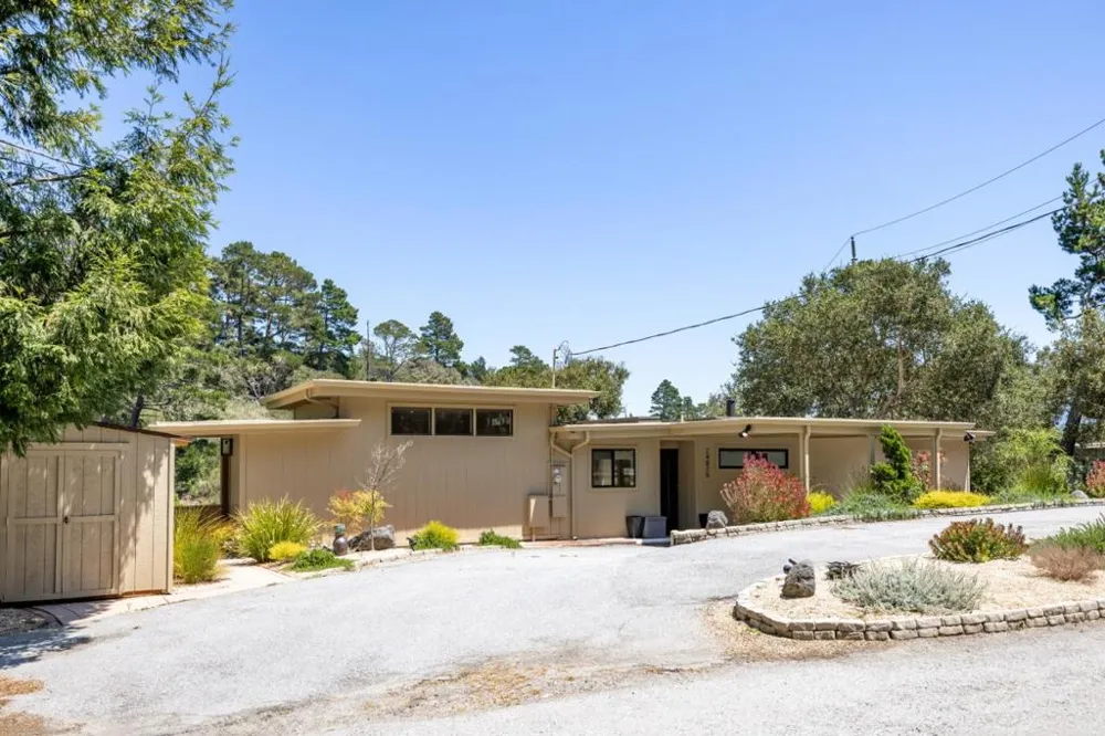 24875 Carmel Hills Drive Carmel, CA 93923