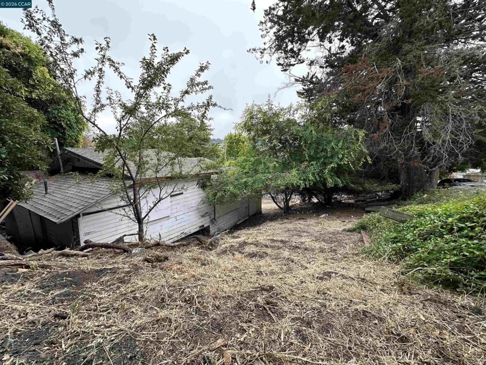 534 La Paloma Rd El Sobrante, CA 94803