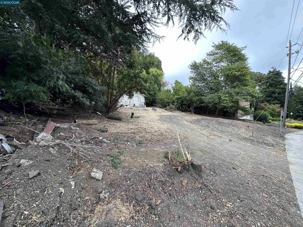 534 La Paloma Rd El Sobrante, CA 94803