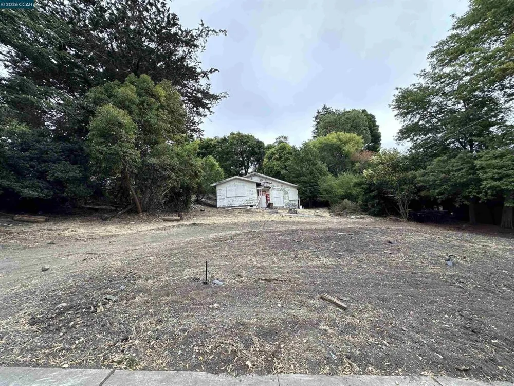 534 La Paloma Rd El Sobrante, CA 94803