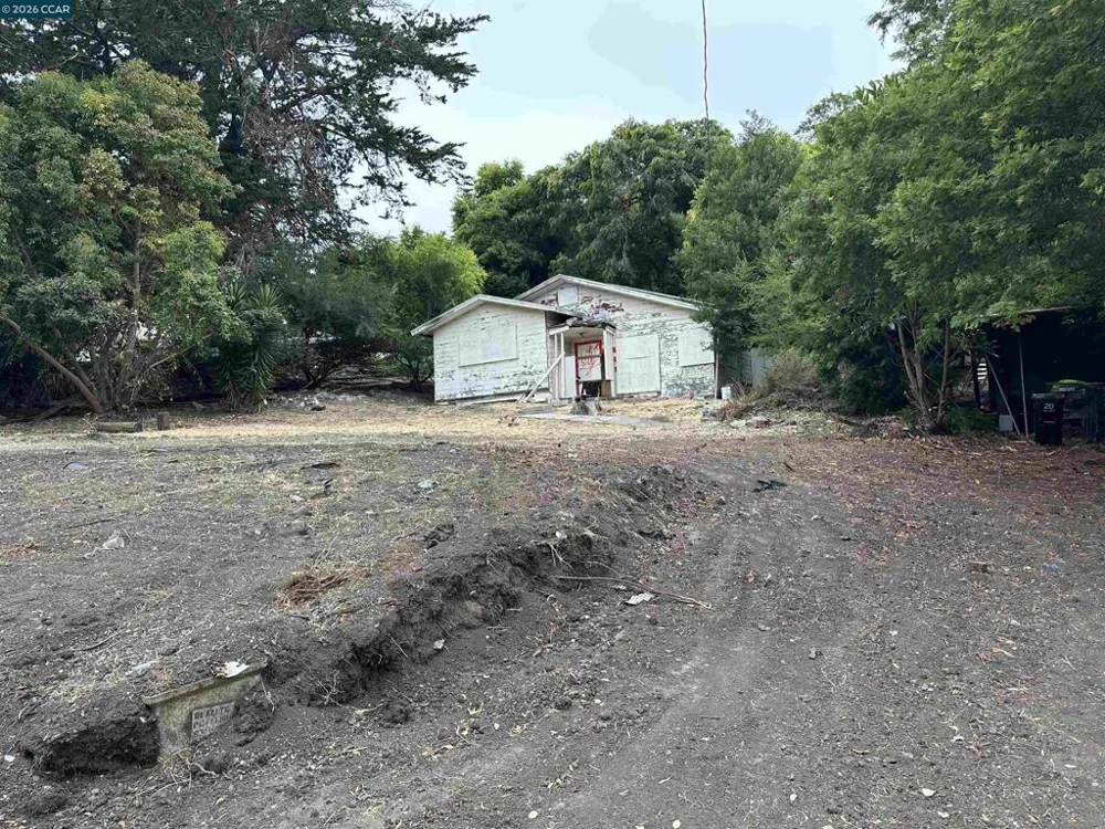 534 La Paloma Rd El Sobrante, CA 94803