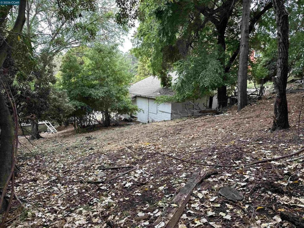 534 La Paloma Rd El Sobrante, CA 94803