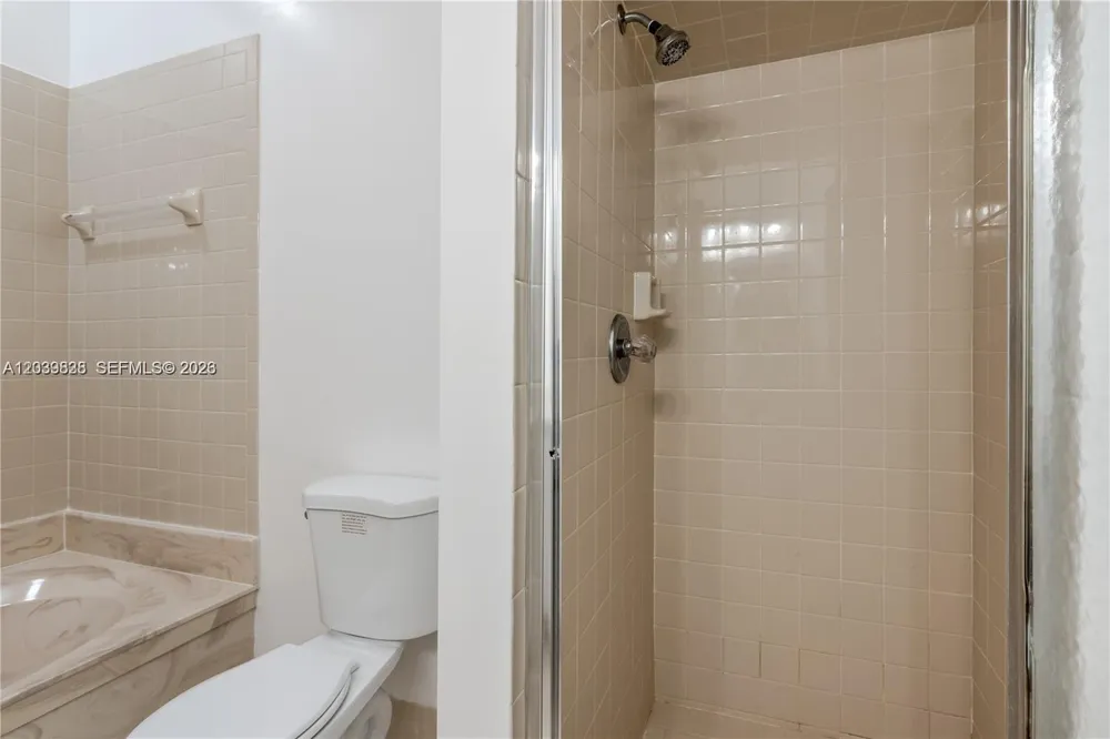 601 Leslie Dr Hallandale Beach, FL 33009