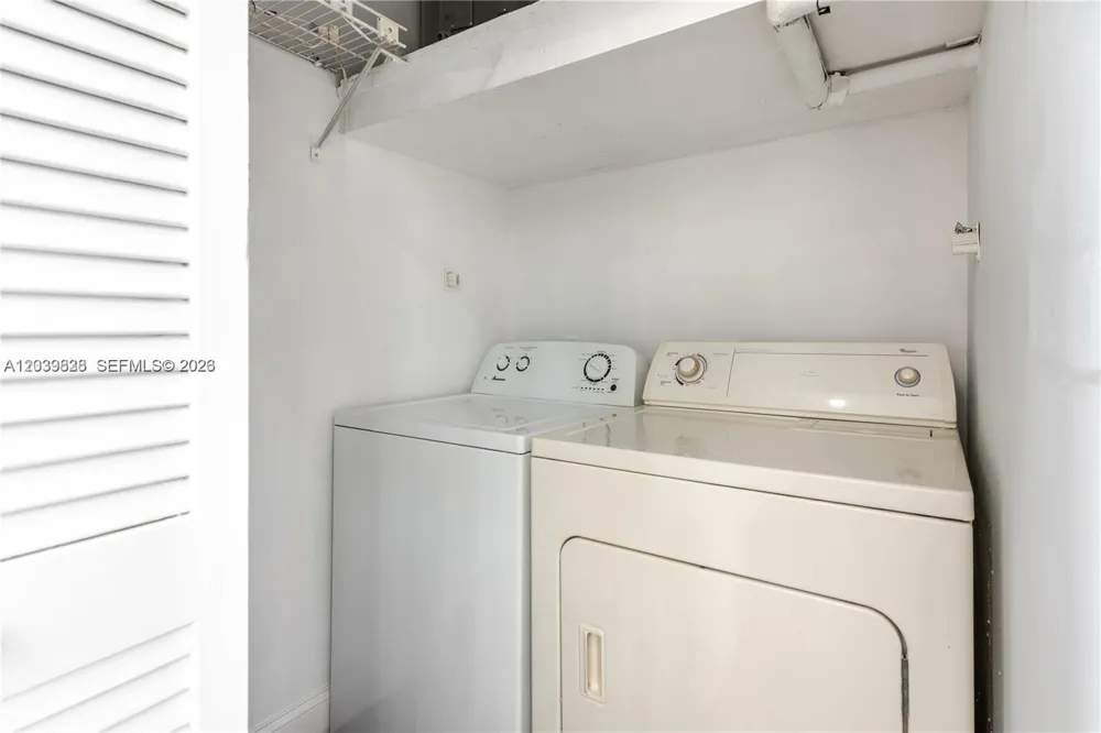 601 Leslie Dr Hallandale Beach, FL 33009