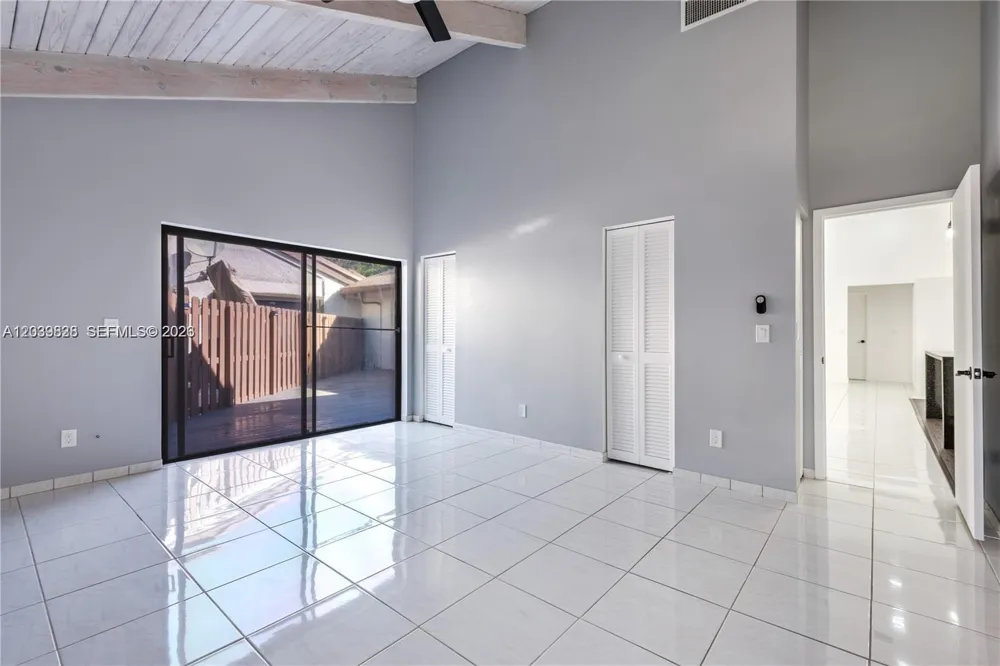 601 Leslie Dr Hallandale Beach, FL 33009