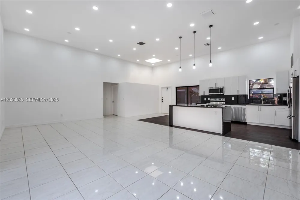 601 Leslie Dr Hallandale Beach, FL 33009