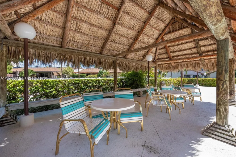 601 Leslie Dr Hallandale Beach, FL 33009