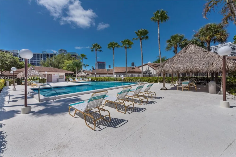 601 Leslie Dr Hallandale Beach, FL 33009