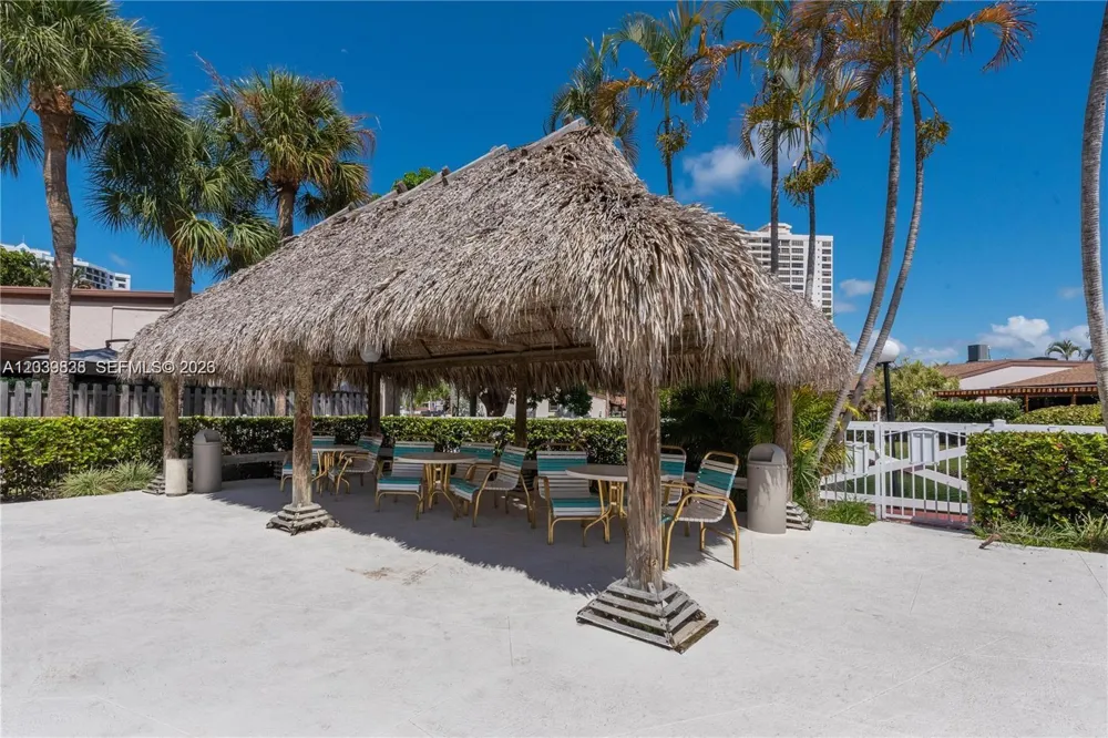 601 Leslie Dr Hallandale Beach, FL 33009