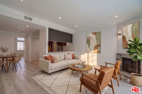 1034 S Shenandoah Street #2
