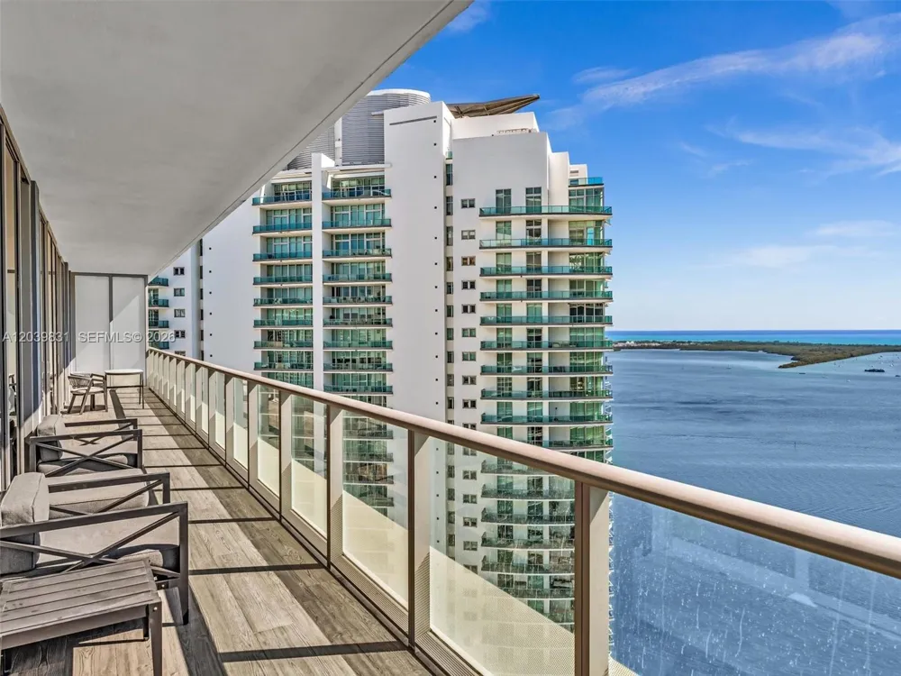 1300 E Brickell Bay Dr #4202 Miami, FL 33131