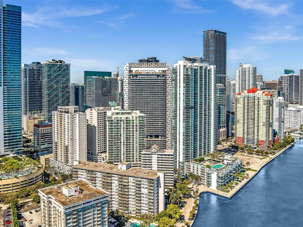 1300 E Brickell Bay Dr #4202 Miami, FL 33131