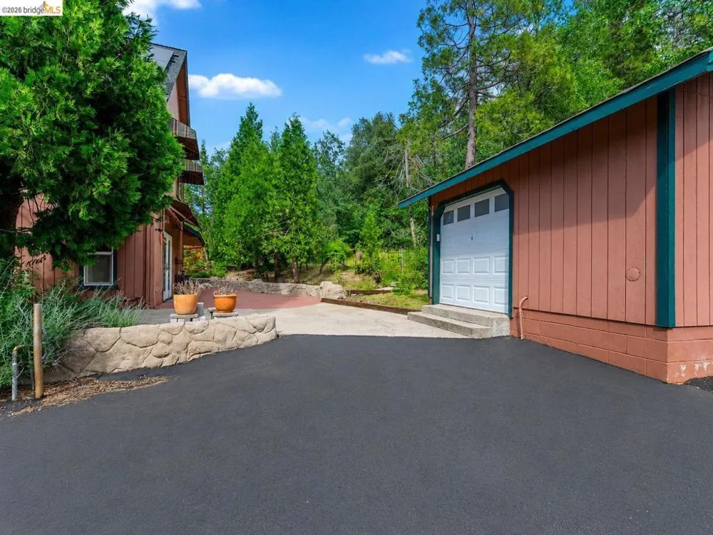 22401 Ridge Road Twain Harte, CA 95383