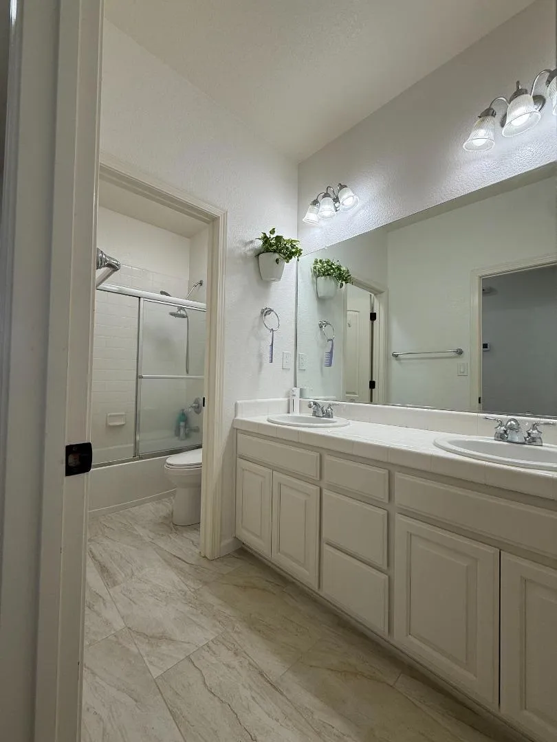 10133 Annie Street Elk Grove, CA 95757