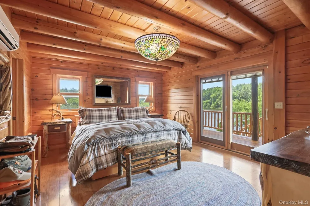 91 Crawford Road Barryville, NY 12719