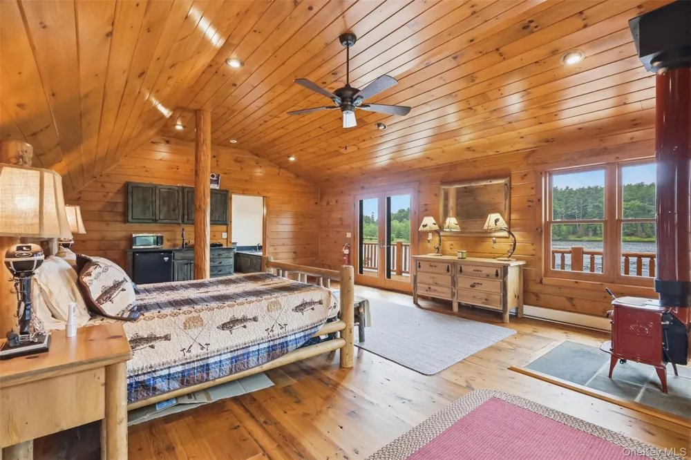 91 Crawford Road Barryville, NY 12719