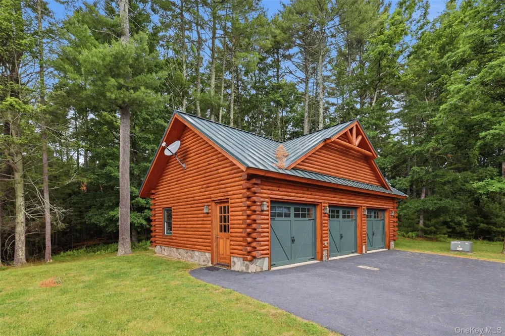 91 Crawford Road Barryville, NY 12719