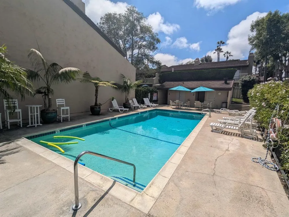 4608 Driftwood Circle Carlsbad, CA 92008