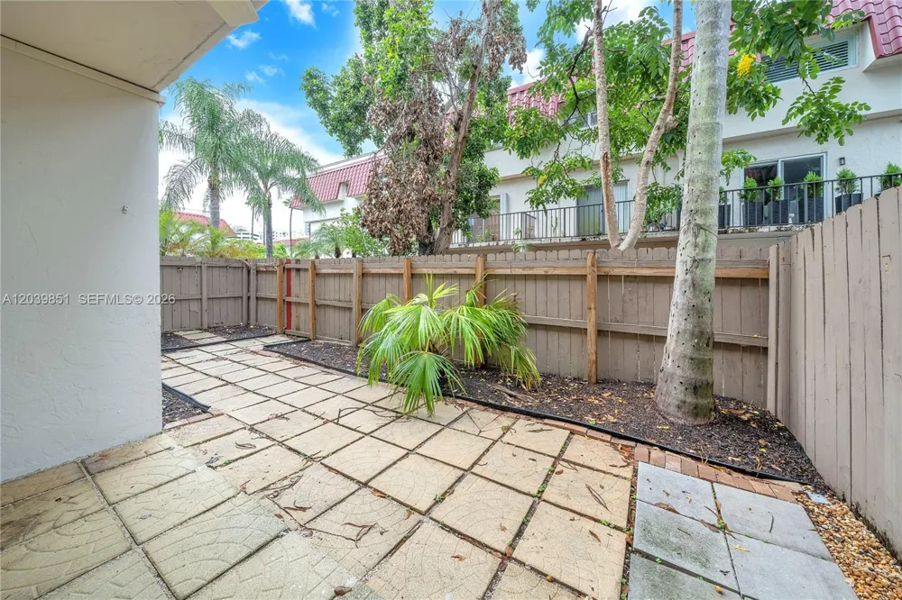 8650 SW 67th Ave #1010 Pinecrest, FL 33156