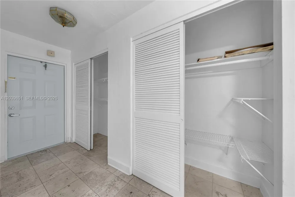 8650 SW 67th Ave #1010 Pinecrest, FL 33156