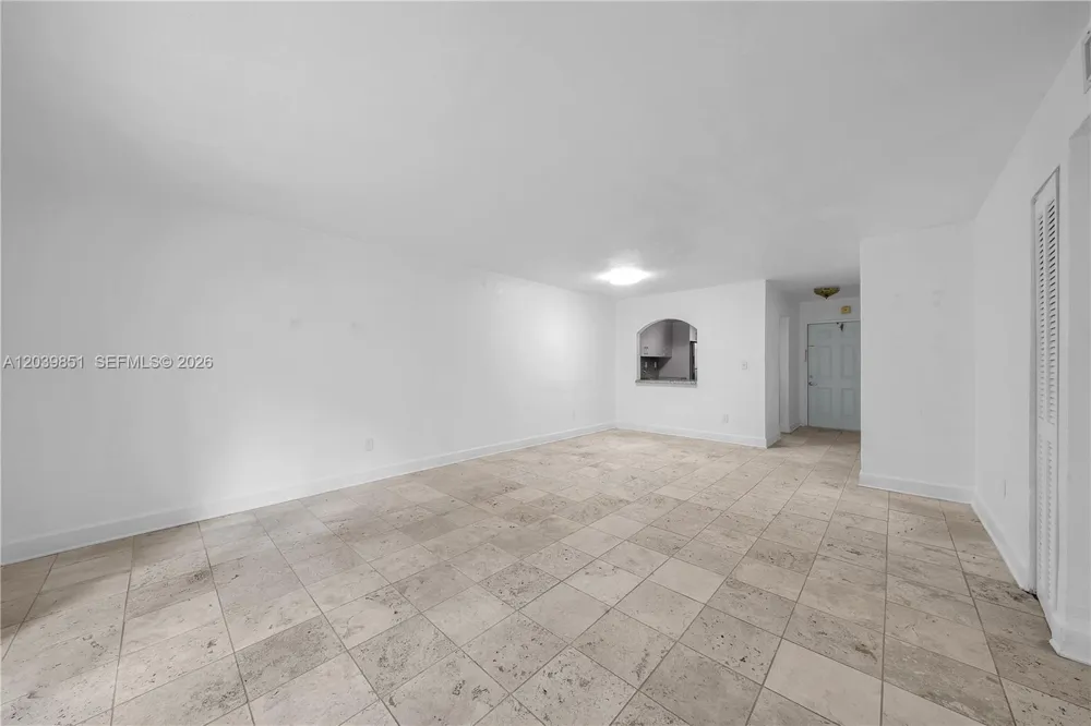 8650 SW 67th Ave #1010 Pinecrest, FL 33156