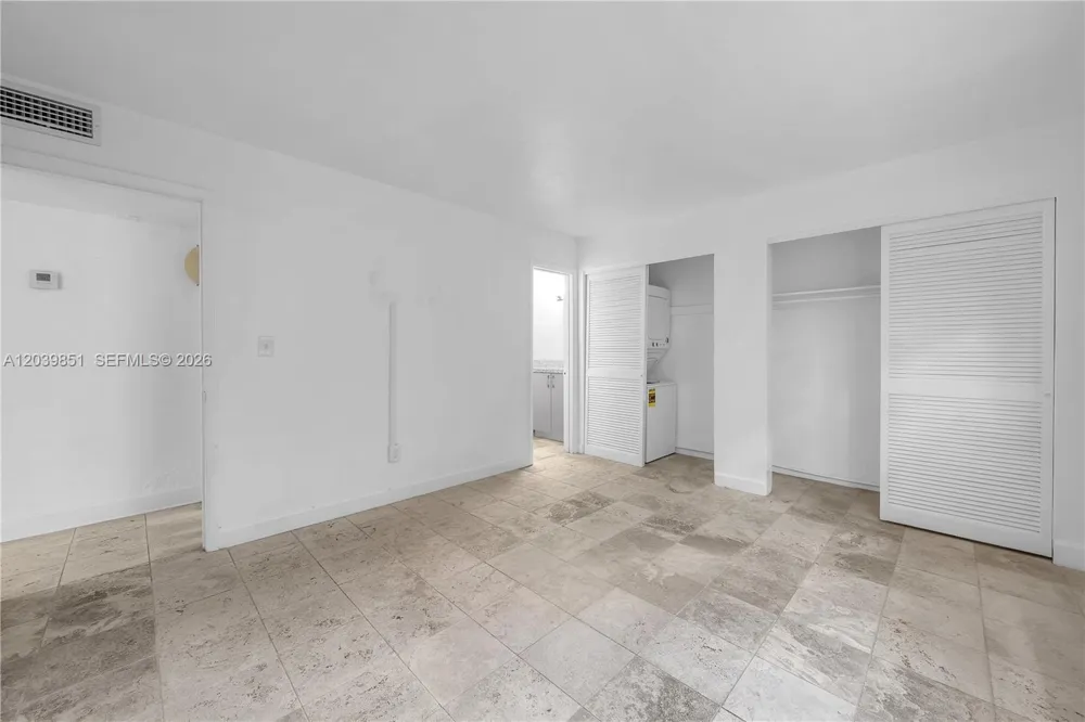 8650 SW 67th Ave #1010 Pinecrest, FL 33156